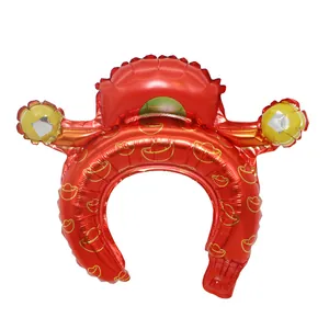 Roter aufblasbarer Caishen-Stirnband-Ballon mit Goldbarren-Muster für Neujahrsdeko
