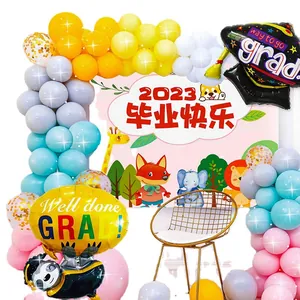 Set arco di palloncini per diploma scolastico con sfondo animali cartone