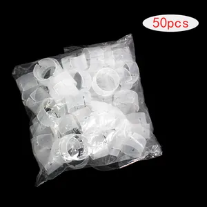 Dettaglio di 50 fibbie per archi di palloncini in plastica trasparente in busta