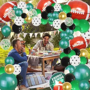 Football-Themen-Ballongirlande-Set mit grünen, schwarzen und goldenen Ballons für Partys