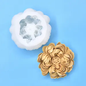 Vue détaillée du moule en silicone pivoine 3D avec échantillon de fleur artisanale
