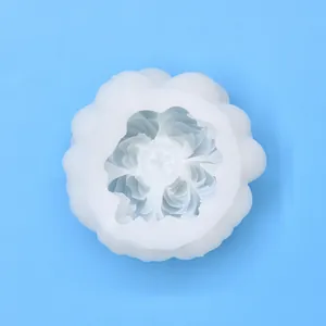 Vue de dessus d'un moule en silicone pivoine 3D blanc pour mousse et bougies DIY détails