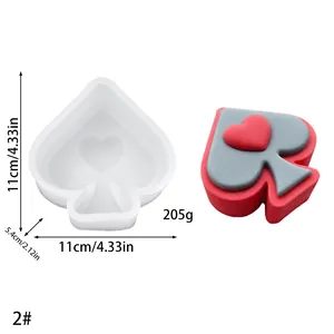 Detail of spade A silicone cake mold with dimensions and 205g weight specification