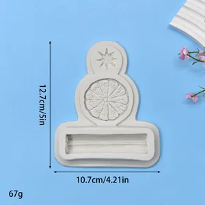 Detailansicht der Silikonform für Handwerk mit Maßangaben: 12,7 cm Höhe und 10,7 cm Breite.
