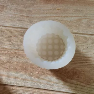 Draufsicht auf die zylindrische Silikonform mit Blasenmuster für Kerzen und Harz.
