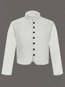 Eleganter weißer Kurzblazer für Damen mit Stehkrahen und kontrastierenden Knöpfen.