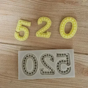 Macro detail showing textured pearl pattern 520 silicone mold for DIY cake decoration