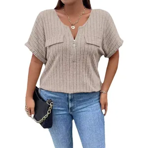 Top de punto acanalado beige de talla grande con cuello en V y detalle de cremallera