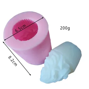 Vista detallada del molde de silicona para helados, 8,2x6,5 cm de dimensión, peso 200g.