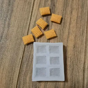 Vue macro détaillée d'un moule en silicone pour gaufres à 6 cavités avec des pièces artisanales