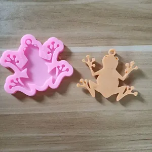 Frog shaped silicone mold for DIY resin keychains or aromatherapy car pendants