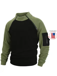 Nahaufnahme der taktischen Fleecejacke mit Ärmeltasche und abnehmbarem Flaggenaufnäher