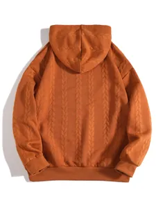 Vue arrière d'un sweat à capuche orange brûlé pour homme avec texture en maille torsadée