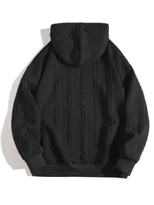 Vue arrière d'un sweat à capuche noir pour hommes avec motif jacquard torsadé