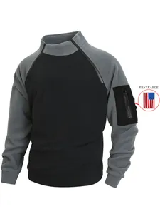 Nahaufnahme eines schmal geschnittenen Herren-Fleece-Pullovers mit Stehkragen und Ärmeltasche