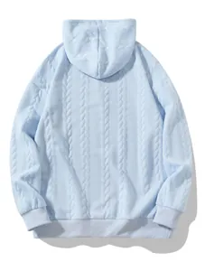 Vue arrière d'un sweat à capuche bleu clair à maille torsadée et bords-côtes