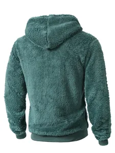 Rückansicht eines gemütlichen dunkelgrünen Sherpa-Fleece-Hoodies für Herren mit Kapuze.