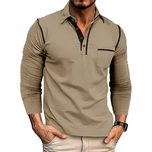 Gros plan sur un polo beige à manches longues pour homme avec garniture contrastée