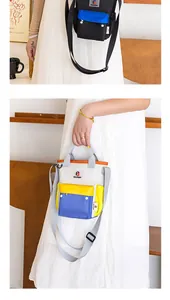 Sac à bandoulière étanche pour enfants avec design de blocs colorés pour l'extérieur