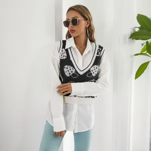 Chaleco de punto estilo universitario para mujer con lindo patrón jacquard de hongo y cuello V