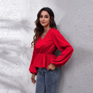 Elegante rote Chiffon-Bluse mit Laternenärmeln, V-Ausschnitt und Taillierung für Damen