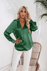 Elegantes smaragdgrünes Satin-Langarmhemd mit anspruchsvollem Reverskragen-Design