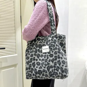 Stijlvolle wollen schoudertas met luipaardprint voor dames herfst en winter