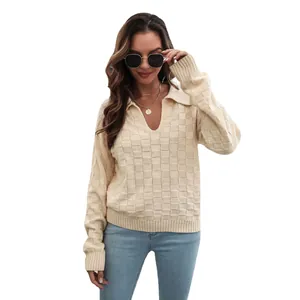 Maglione in maglia a quadri da donna con colletto a polo bianco avorio a maniche lunghe