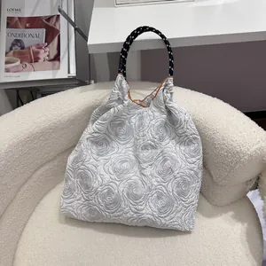 Sac Cabas Floral Tendance pour Femmes Frais et Doux en Nylon Gaufré avec Poignée Tressée Grande Capacité Sac à Épaule Loisirs
