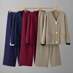 Ensemble deux pièces en tricot décontracté pour automne hiver avec gilet à boutons dorés