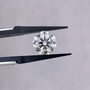 Lose runde Brillantschliff-Labordiamanten mit D-Farbe in professioneller Pinzette