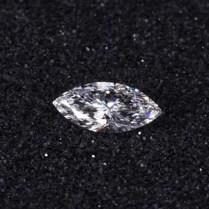 Diamante de laboratorio talla marquise exquisito sobre fondo negro texturizado lujo