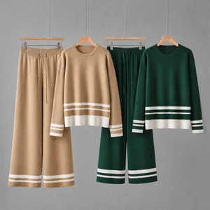 Conjunto casual de dos piezas de punto con suéter de cuello redondo y pantalón ancho a rayas