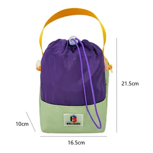 Sac bandoulière de sport léger avec dimensions précises de 21,5 cm x 16,5 cm x 10 cm