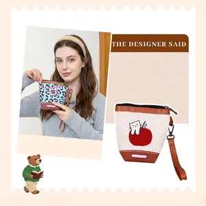 Mini monedero portátil de muñeca con bonitos diseños de gato y manzana para mujer