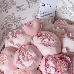 Accessori Decorativi a Forma di Cuore in Pelle per Mazzi di Fiori Fai da Te Confezioni Regalo Ornamento a Cuore per San Valentino Matrimonio
