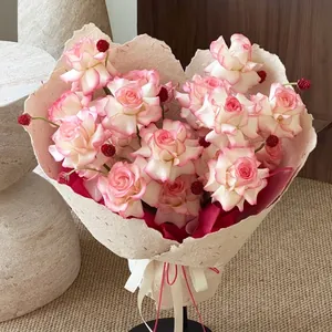 Elegant handgescheurd bloembladen inpakpapier met reliëftextuur voor DIY bloemstukken
