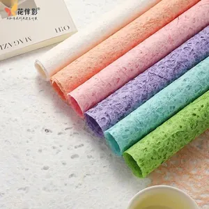 Carta da imballaggio per fiori in stile coreano con trama traforata colorata da sogno.