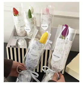 Detailansicht des wasserfesten Vintage-Blumenpapiers für einzelne Tulpenverpackungen