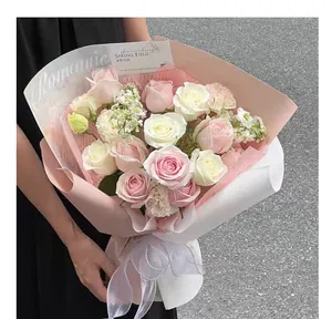 Dettaglio di carta da imballaggio per fiori rosa spessa in stile pittura a olio