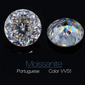 Moissanite taille portugaise VVS1 avec 100 facettes sur un fond noir pur élégant.