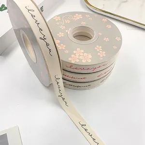 Elegante nastro stampato "i love you" per confezioni regalo fai-da-te e bouquet di fiori.