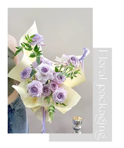 Dettaglio della carta da imballaggio floreale spessa 157g per bouquet di fiori