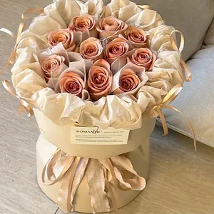 Elegante base de embalaje de ramos de flores de estilo coreano beige con tarjeta