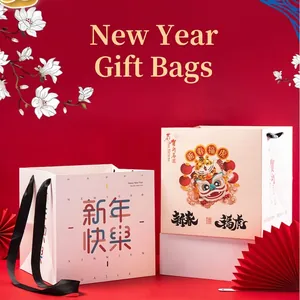 Geschenktüten aus Kraftpapier zum chinesischen Neujahrsfest mit festlichen Illustrationen