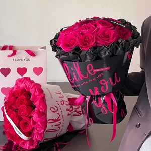 Valentinstag Herz-Geschenktüte und rosa Rosenstrauß-Geschenkpapier-Verpackungsset