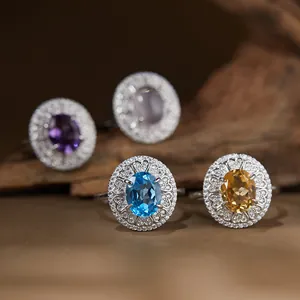 Detaillierte Ansicht von Sterlingsilberringen mit oval geschliffenen Natur-Edelsteinen
