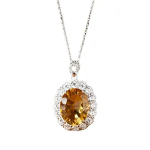 Collier en argent S925 avec pendentif citrine ovale et halo de cristaux brillants