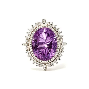 Detailed close-up of an oval purple amethyst pendant with millennium cut in S925 silver