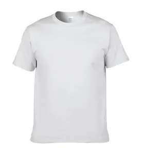 Gedetailleerd vooraanzicht van een klassiek wit 150g puur katoen T-shirt met ronde hals